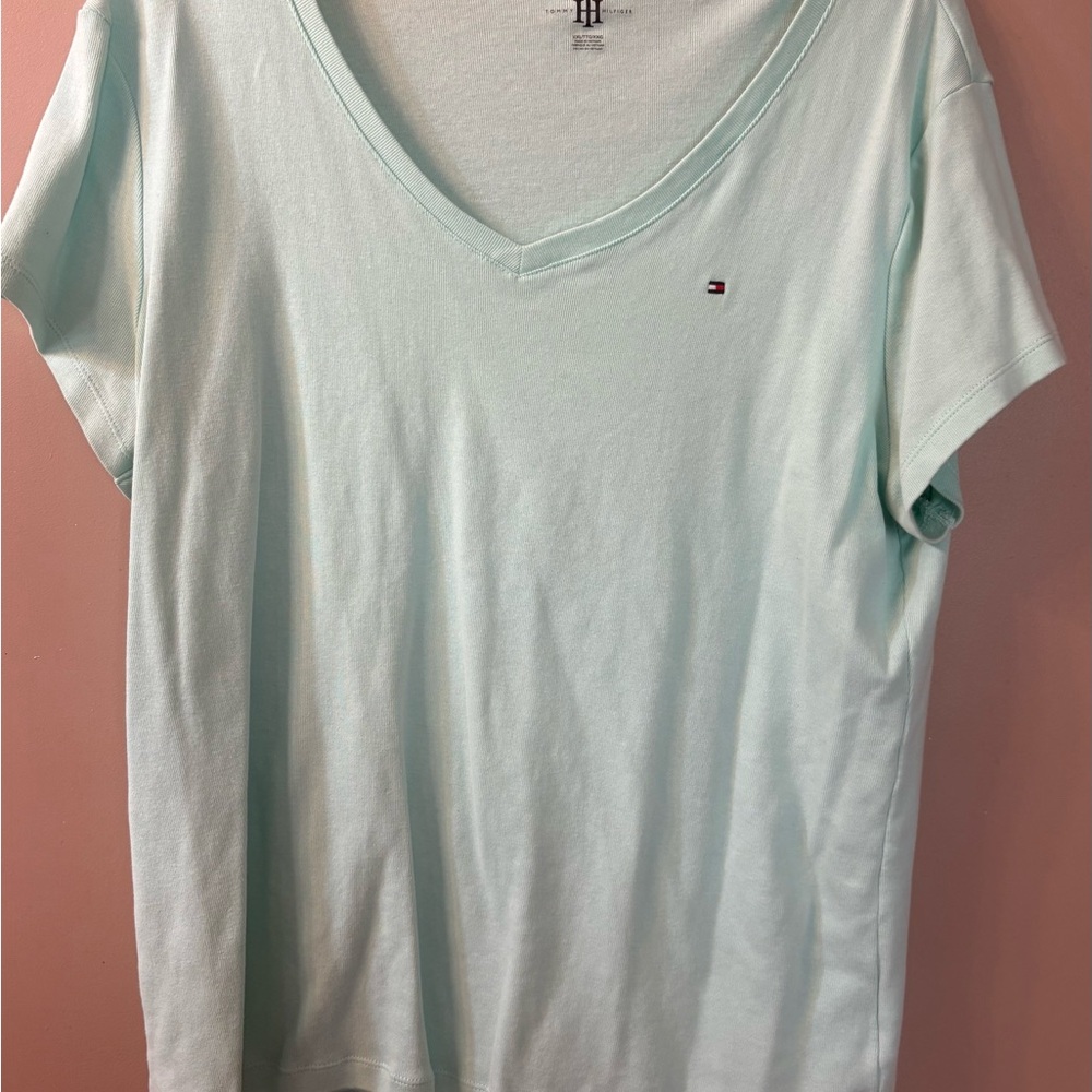Tommy Hilfiger Women's Light Green V-Neck Tee XXL